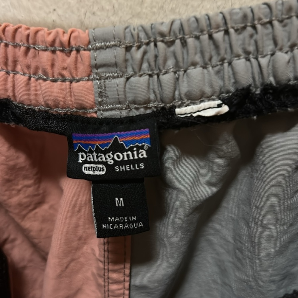 Patagonia Men's Baggies™ Shorts - 5" Harlequin: Sunfade Pink Size Medium - Picture 5 of 5